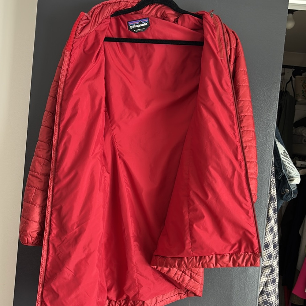 Patagonia jacket in excellent condition. Perfect for any occasion. - Picture 12 of 14